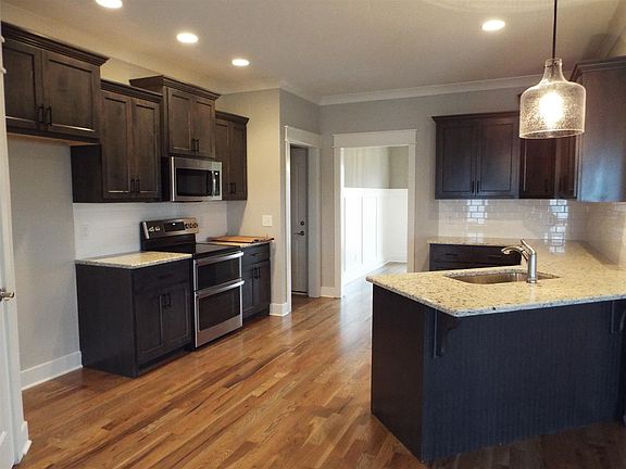 4th image of 1529 Northside Dr