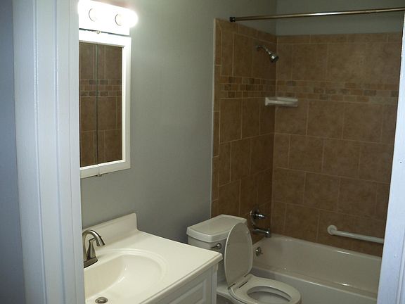 4th image of 7614 Bishop Dr APT A