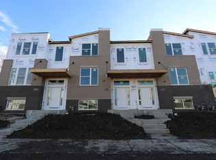 3S557 Everton Dr, Warrenville, IL 60555