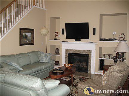 Great Room w/Flat Screen TV & Surround Sound, Gas Fireplace