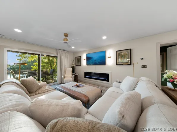 365 Waters Edge Dr #1B, Lake Ozark, MO 65049
