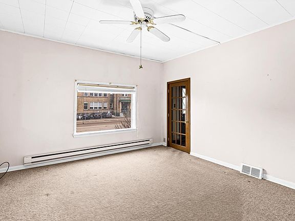 2nd image of 155 W Myrtle St