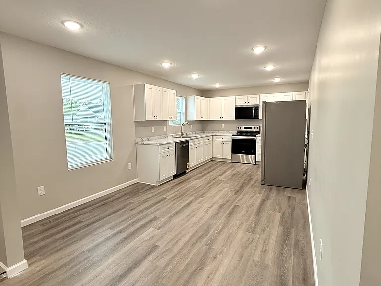 112 Todd St #4 — Photo 3