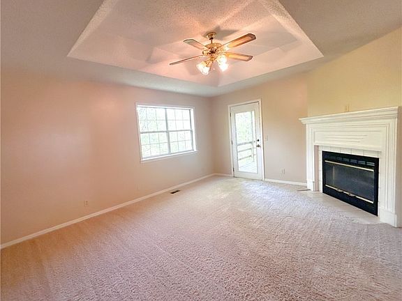 4th image of 8919 Dutchmans Cir