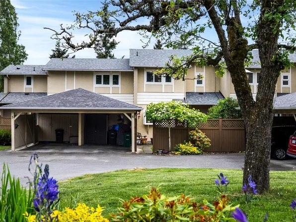3981 Nelthorpe St #6, Saanich, BC V8X 3Z2