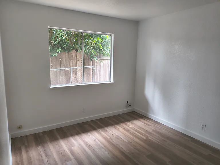 310 Saint Michael Ct — Photo 11