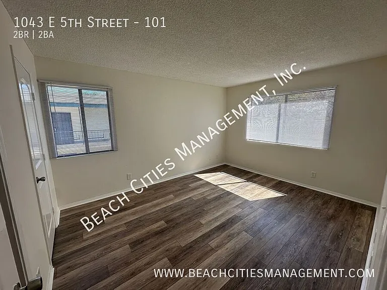 1043 E 5th St #101 — Photo 34