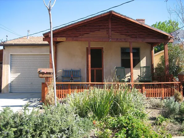 10542 Rhodesia Ave, Sunland, CA 91040