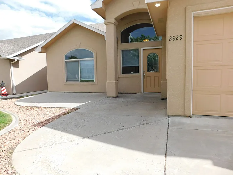 2929 Joan Way — Photo 3