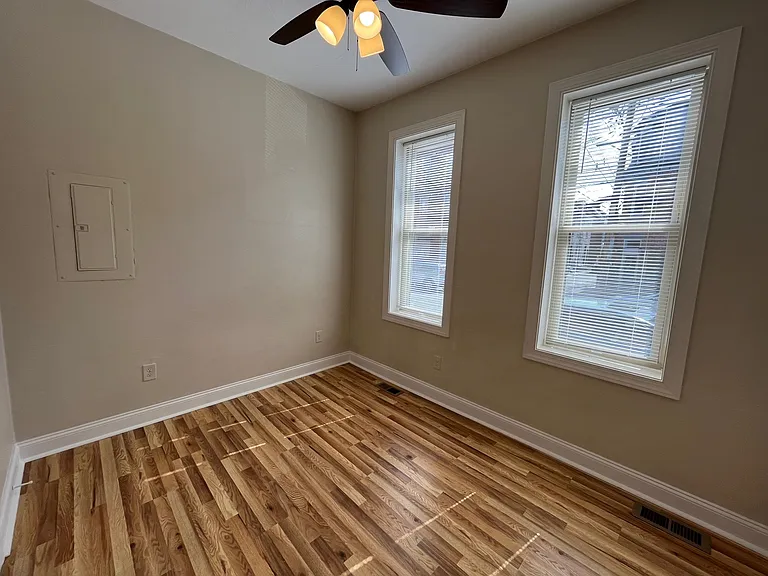 100 S 22nd St #2 — Photo 9