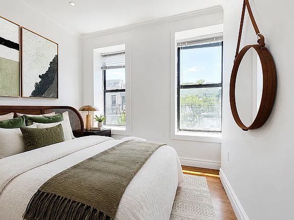 3rd image of 107 Christopher St #8A