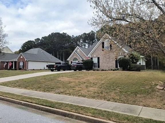 2nd image of 2920 Meadow Gate Way