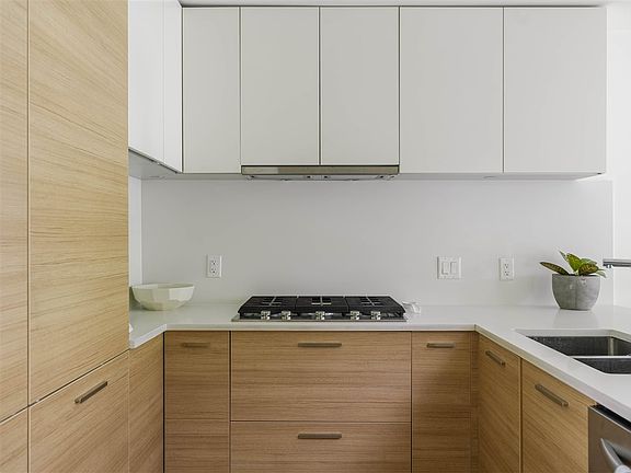 3rd image of 3456 Commercial St #207