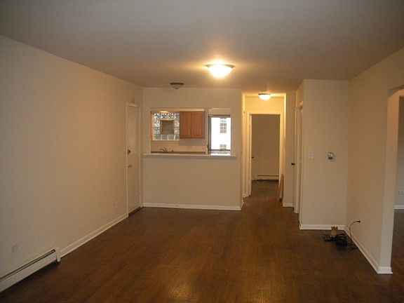4th image of 2003 W Touhy Ave APT 204