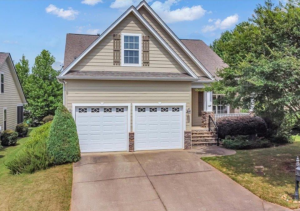 1st image of 144 Gramercy Ct