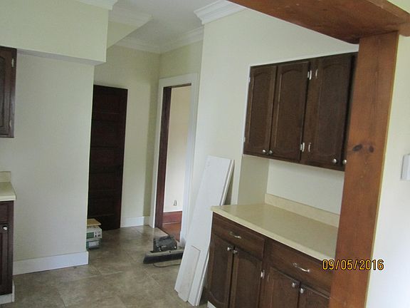 5th image of 664 Creighton Ave