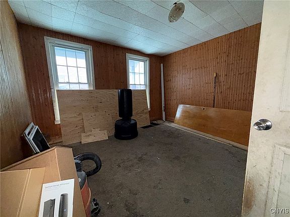 4th image of 114 1st St