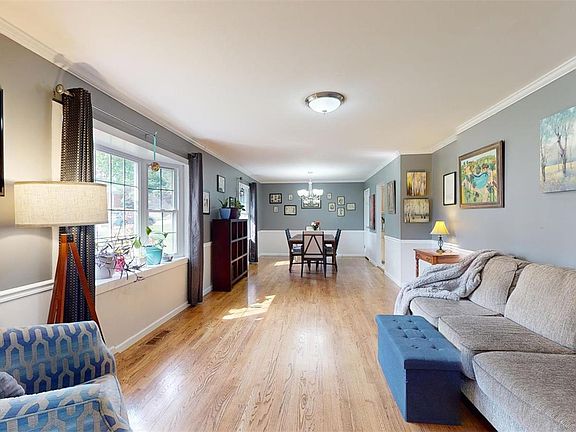 5th image of 453 Hill Trail Dr