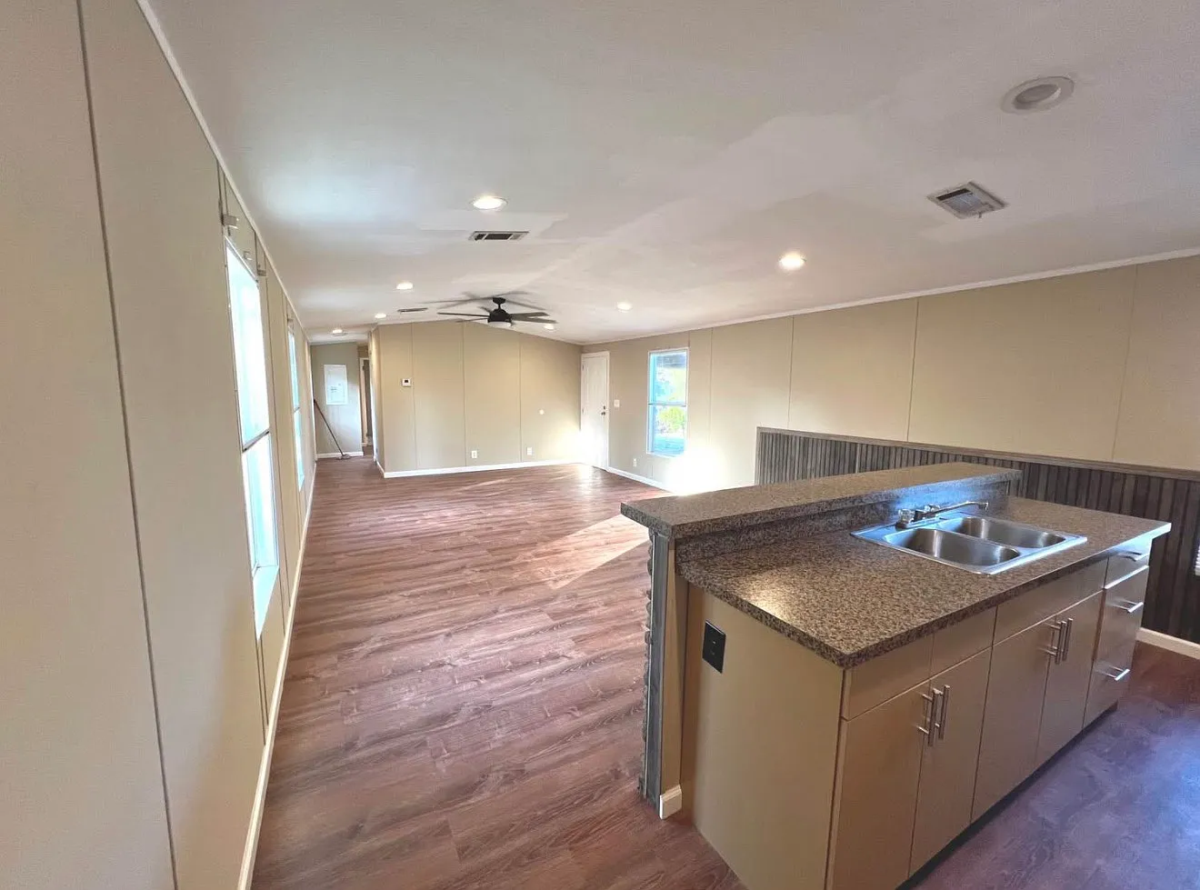 3 bed, 1056 sqft, $1,400 — Photo 2