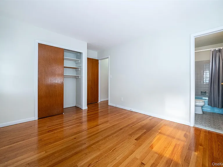 10 Pell Pl — Photo 15