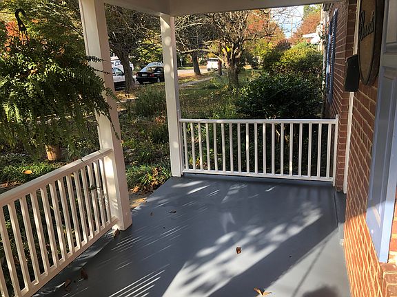 3rd image of 901 W 49th St