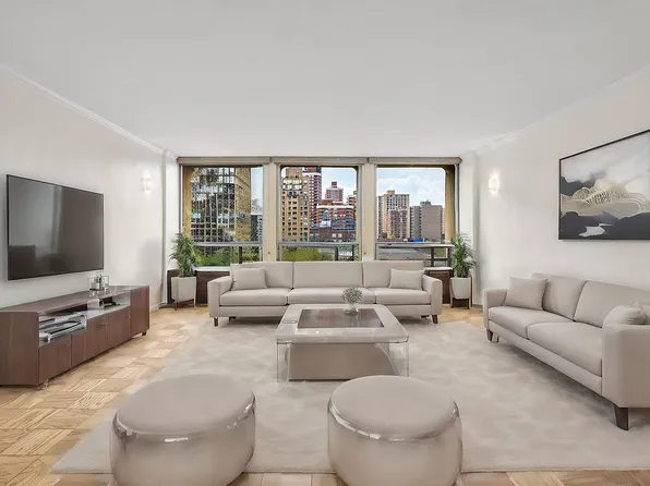 300 E 33rd St APT 8A, New York, NY 10016