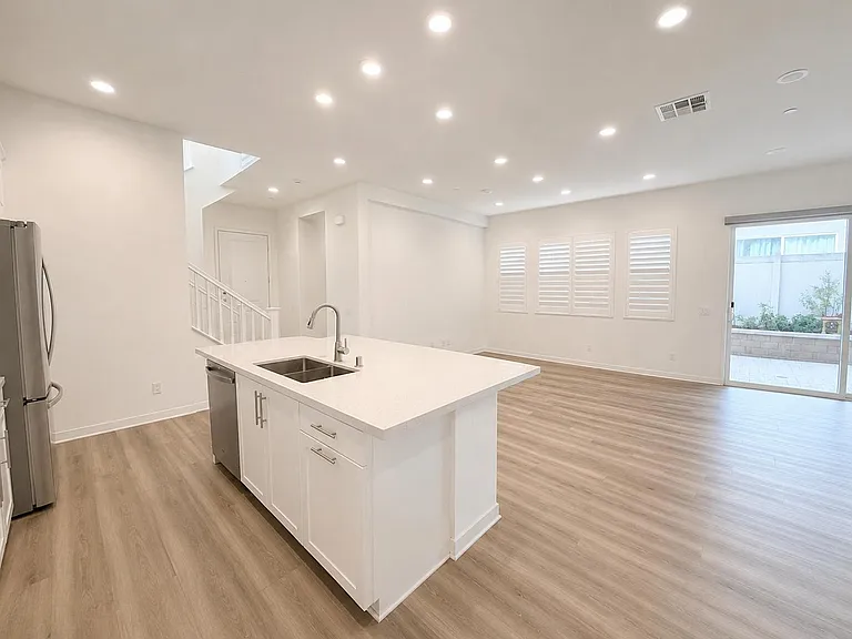 583 Townsend Way — Photo 8
