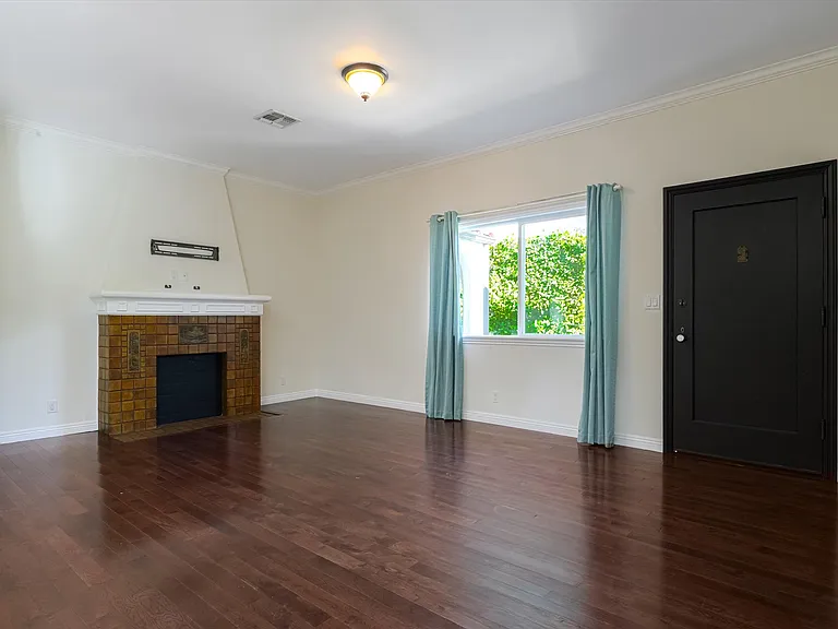 809 N La Jolla Ave — Photo 9