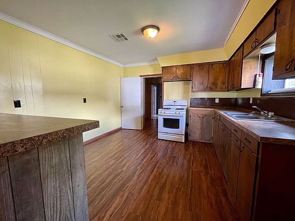 2nd image of 2314 2nd St