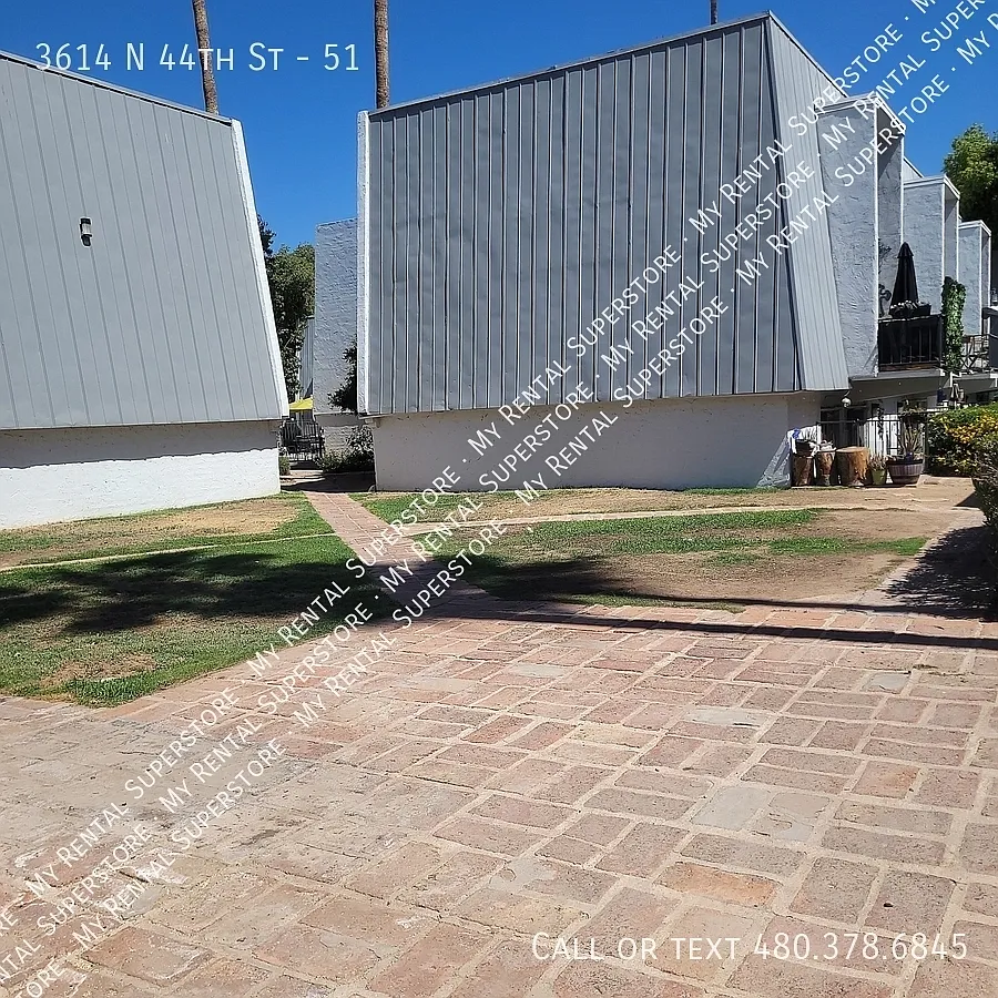 2 bed, 1.5 bath, 1344 sqft, $2,100 — Photo 2