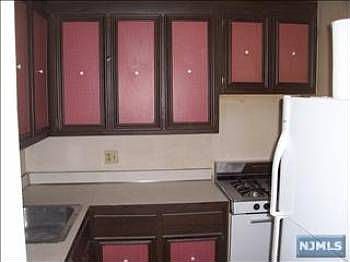 3rd image of 555 N Avenue 8a