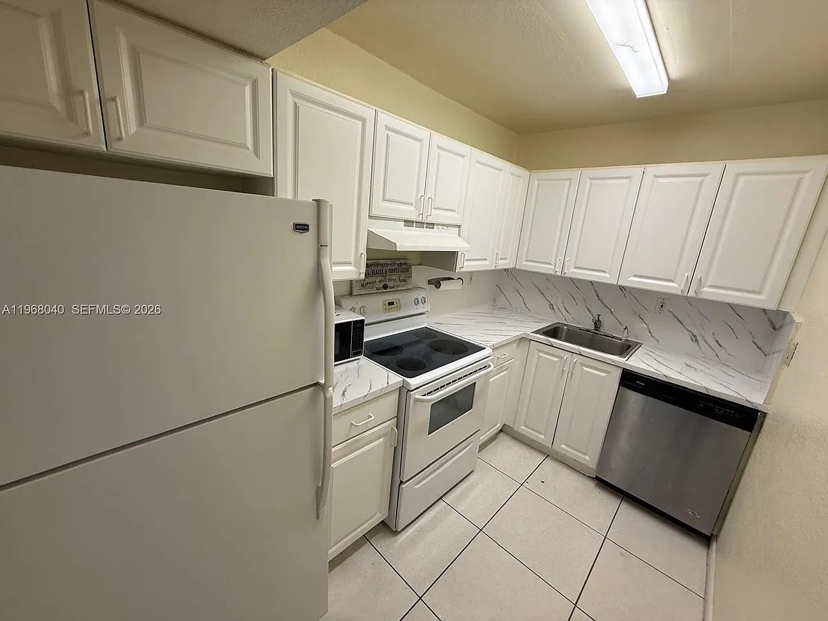 Building Photo - 17530 NW 68th Ave #C3012