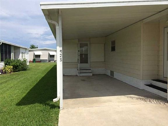 4th image of 923 Oriole Cir