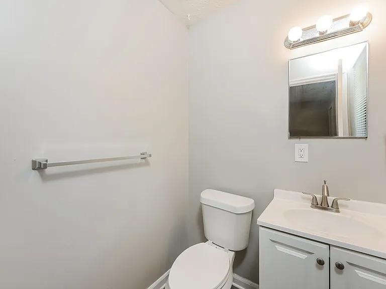 123 Sir Gregory Mnr — Photo 14