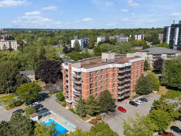 14 Greenview Dr #103, Kingston, ON K7M 7T5