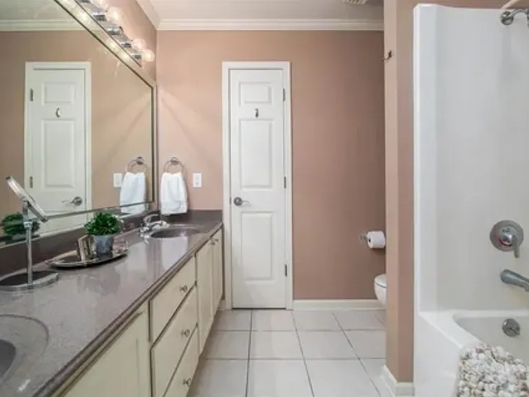 545 Versailles Blvd #A — Photo 11