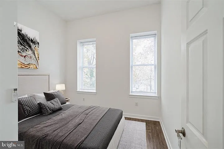 405 S 42nd St — Photo 3