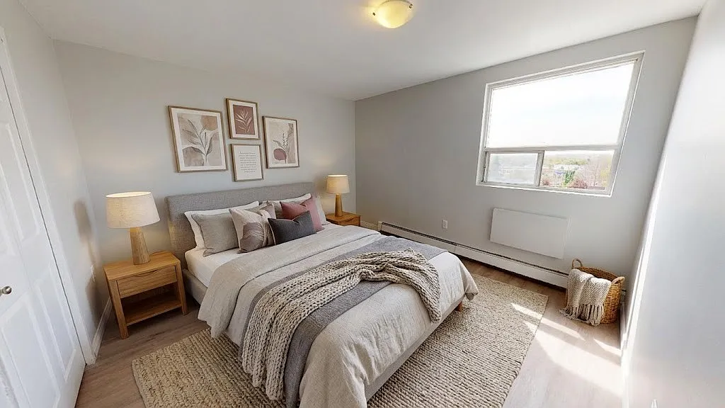 Dundas Apartments — Photo 4