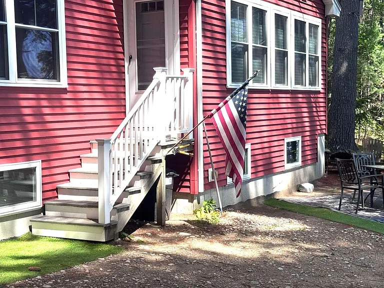 250 Elm St — Photo 20