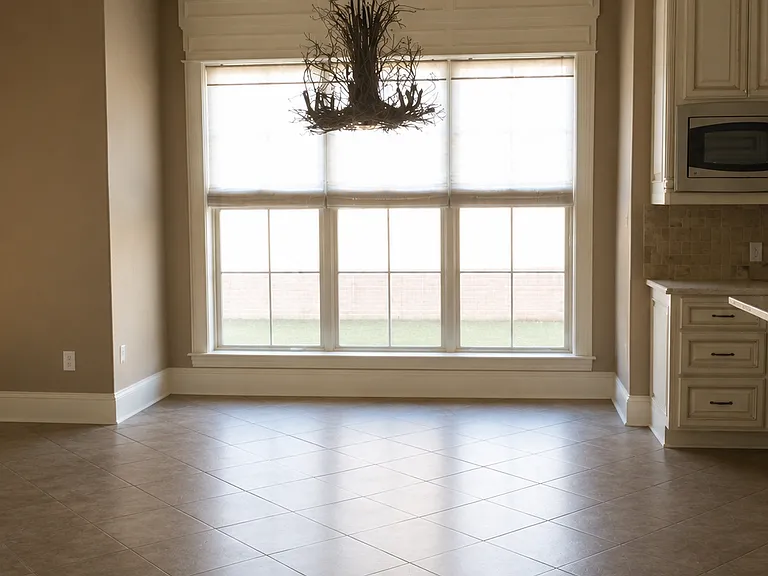 9572 Rochel Dr — Photo 11