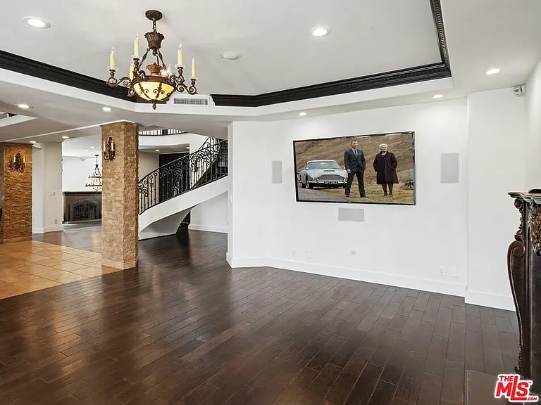 12608 Promontory Rd — Photo 21