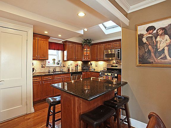 3rd image of 47 Cambridge Ave