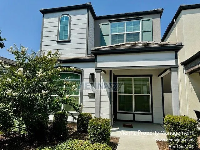 3303 Hummingbird Ct