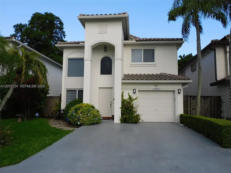 14271 SW 150th Ave — Photo 1