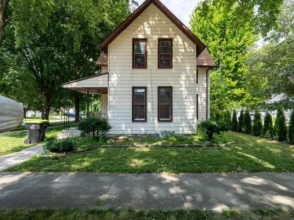 212 W Maple St, Fairbury, IL 61739