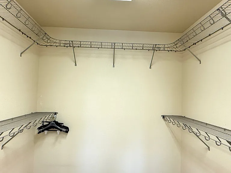 6825 Philharmonic Ave — Photo 29