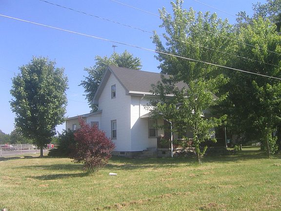 3rd image of 712 E Broadway St
