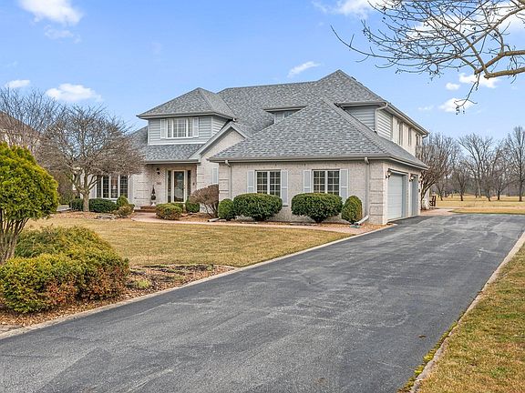 5th image of 943 Killarney Dr