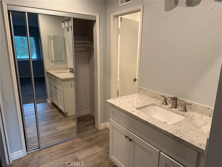 511 Mariposa Ave — Photo 15