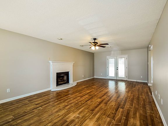 4th image of 8151 Cross Creek Ct